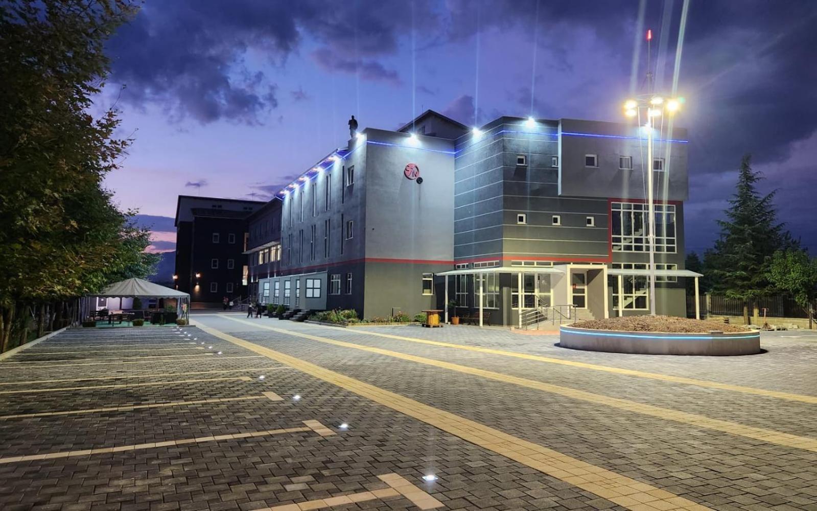 Kompleksi Cfn Albania Bucimas Exterior photo